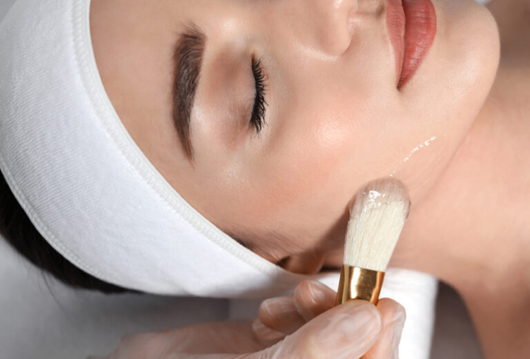 Процедуры для лица и тела, которые нужно успеть сделать осенью.