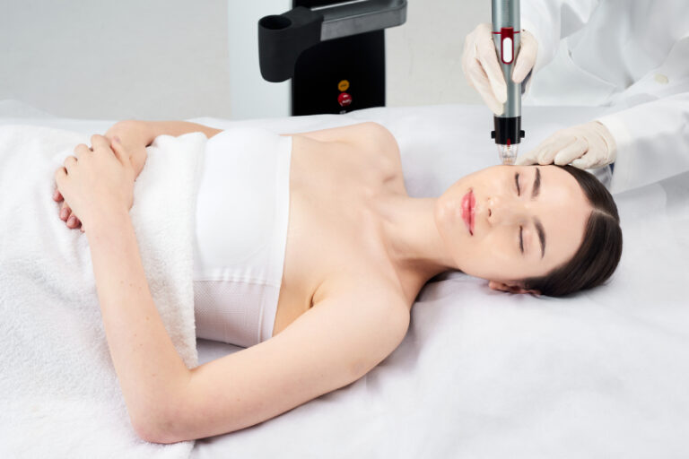 Словарь косметолога: что такое аппарат Genius и правда ли, что он сделает кожу идеальной за один сеанс.