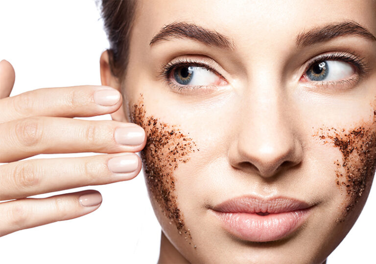 Как правильно наносить маску на лицо: 10 важных правил.