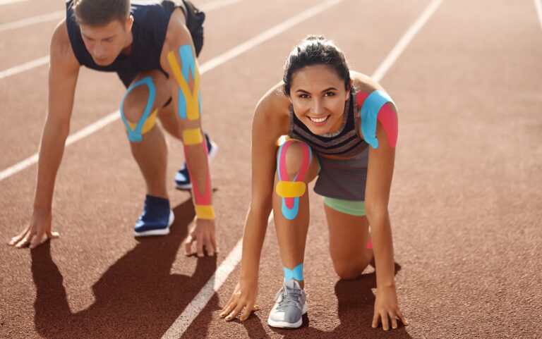 Как приклеенные: узнали у специалиста, что такое тейпы, могут ли они заменить инъекции, и полгода испытывали на себе их действие .