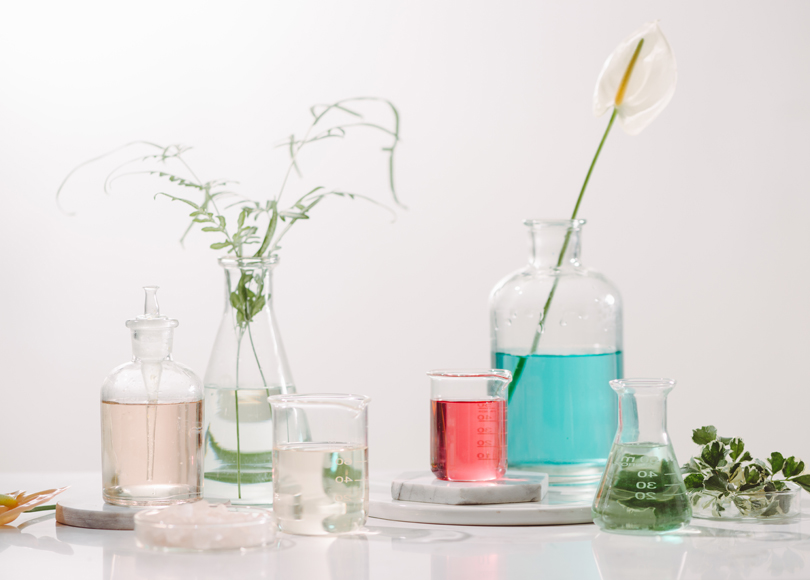 Ингредиенты в косметике, которых нужно избегать, если у вас сухая кожа.