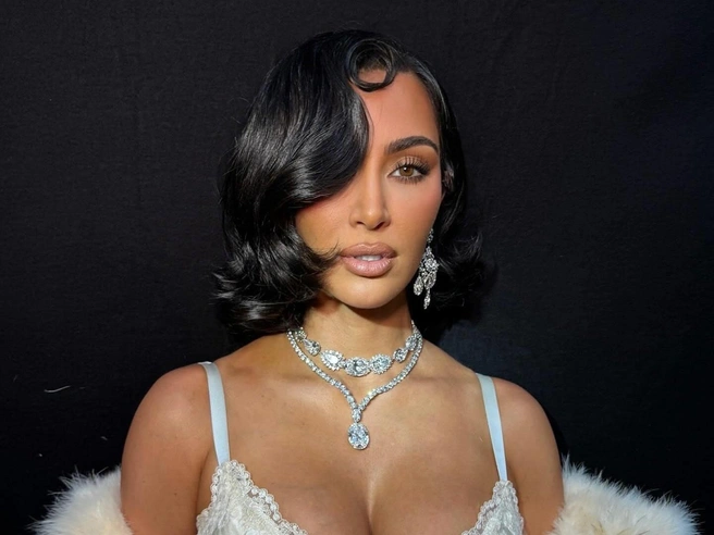 Ким поделилась новыми фото, и теперь уже непонятно, кто кого копирует | Источник: kimkardashian / Привет (экстремистская организация, деятельность запрещена на территории РФ)